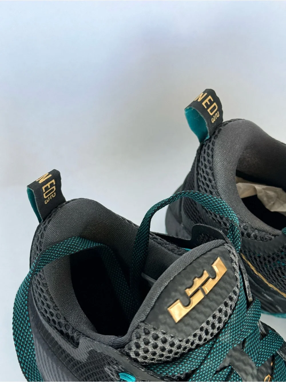 CIB Nike Men's Low-Top Basketball Shoes - Black/Gold/Green